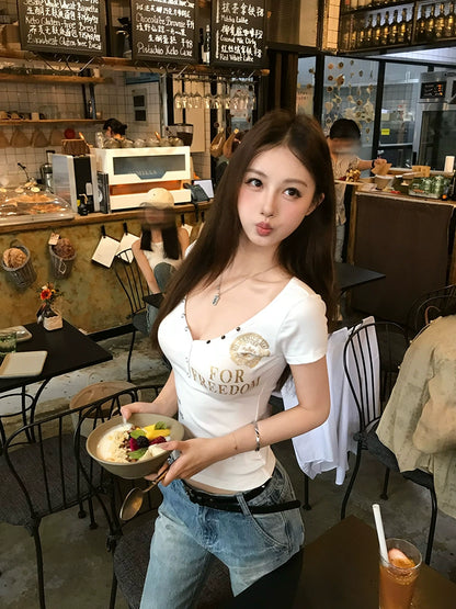 Retro V-Neck Peach Heart Printed T-Shirt - Summer Slim-Fit Style