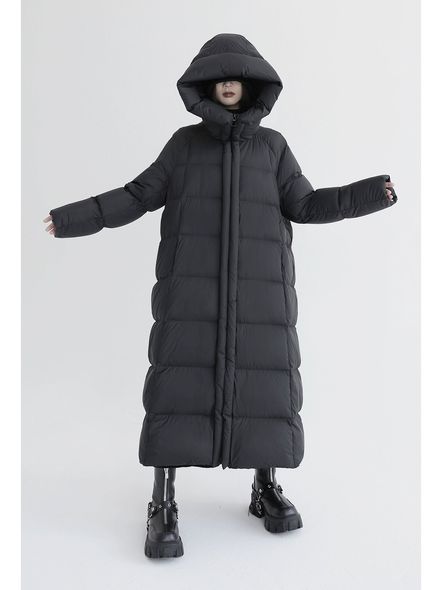 Niche Silhouette White Duck Down Jacket with Unique Warmth