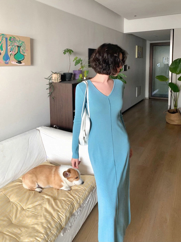 V-Neck Knitted Dress with Spring Freshness (White Tea Qinghuan)