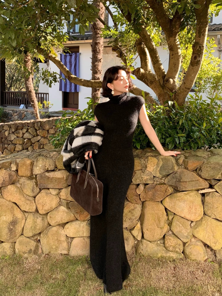 Warm Mohair Knit Sleeveless Base Dress – Hepburn High-Neck Style