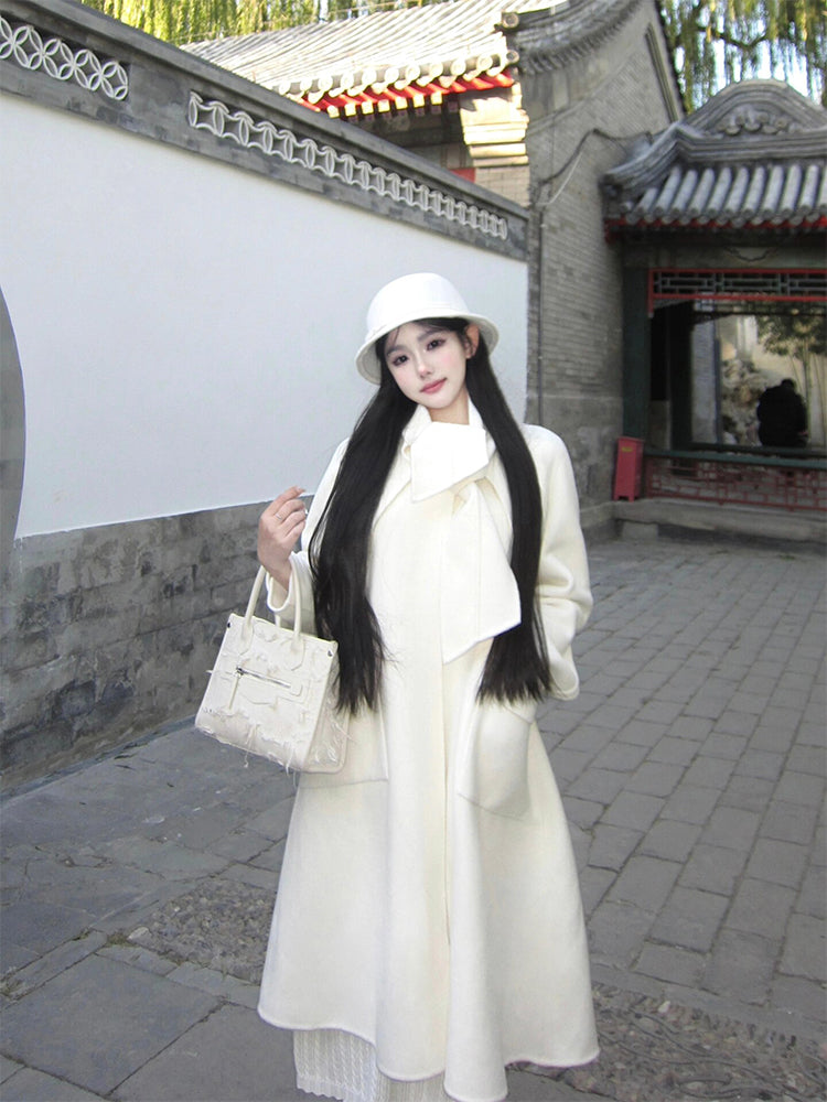 Reversible Cashmere Cloak – Hepburn-Style Cream White Woolen Elegance