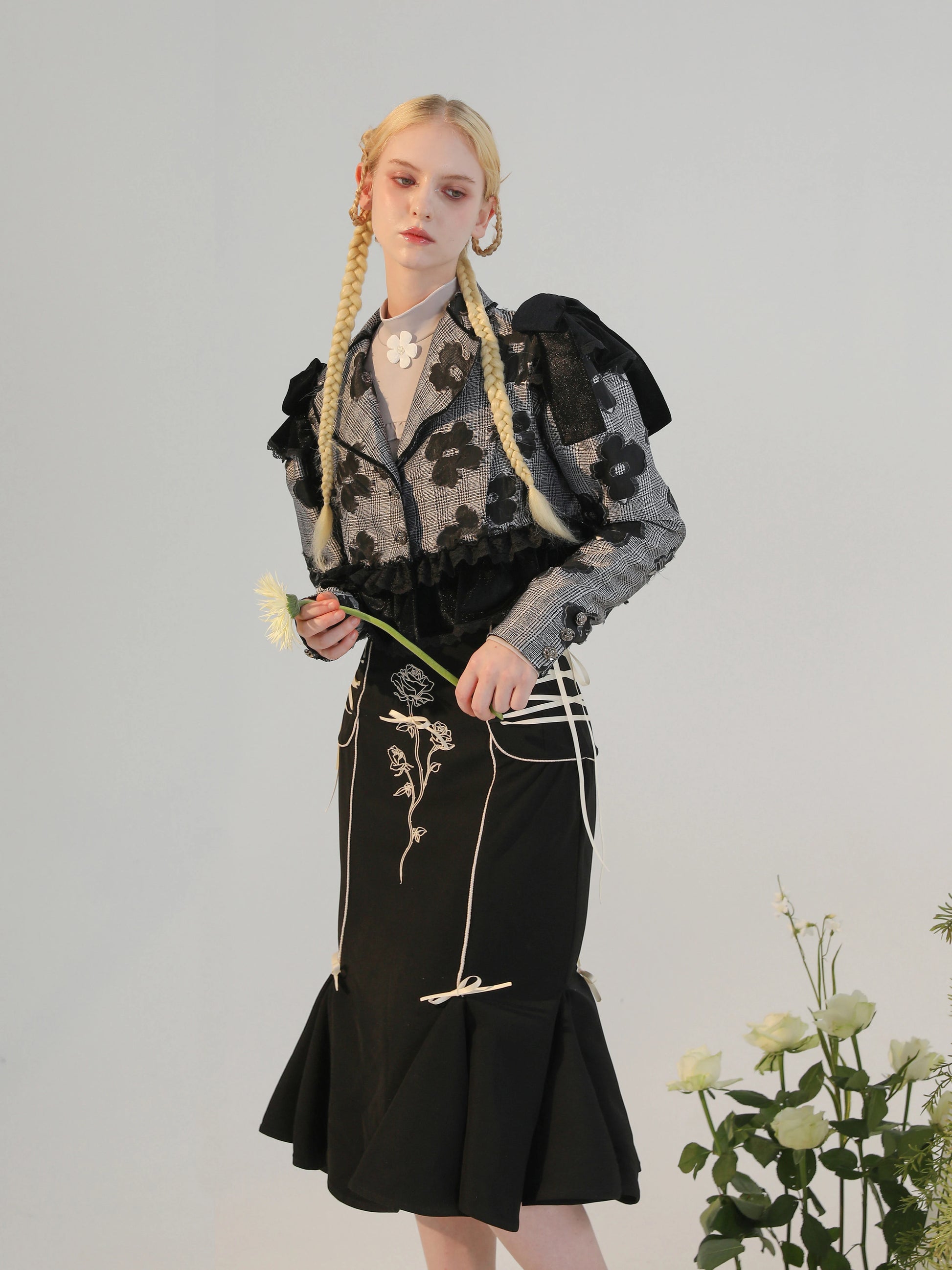 Wild Rose Retro - Black Embroidery Fishtail Skirt