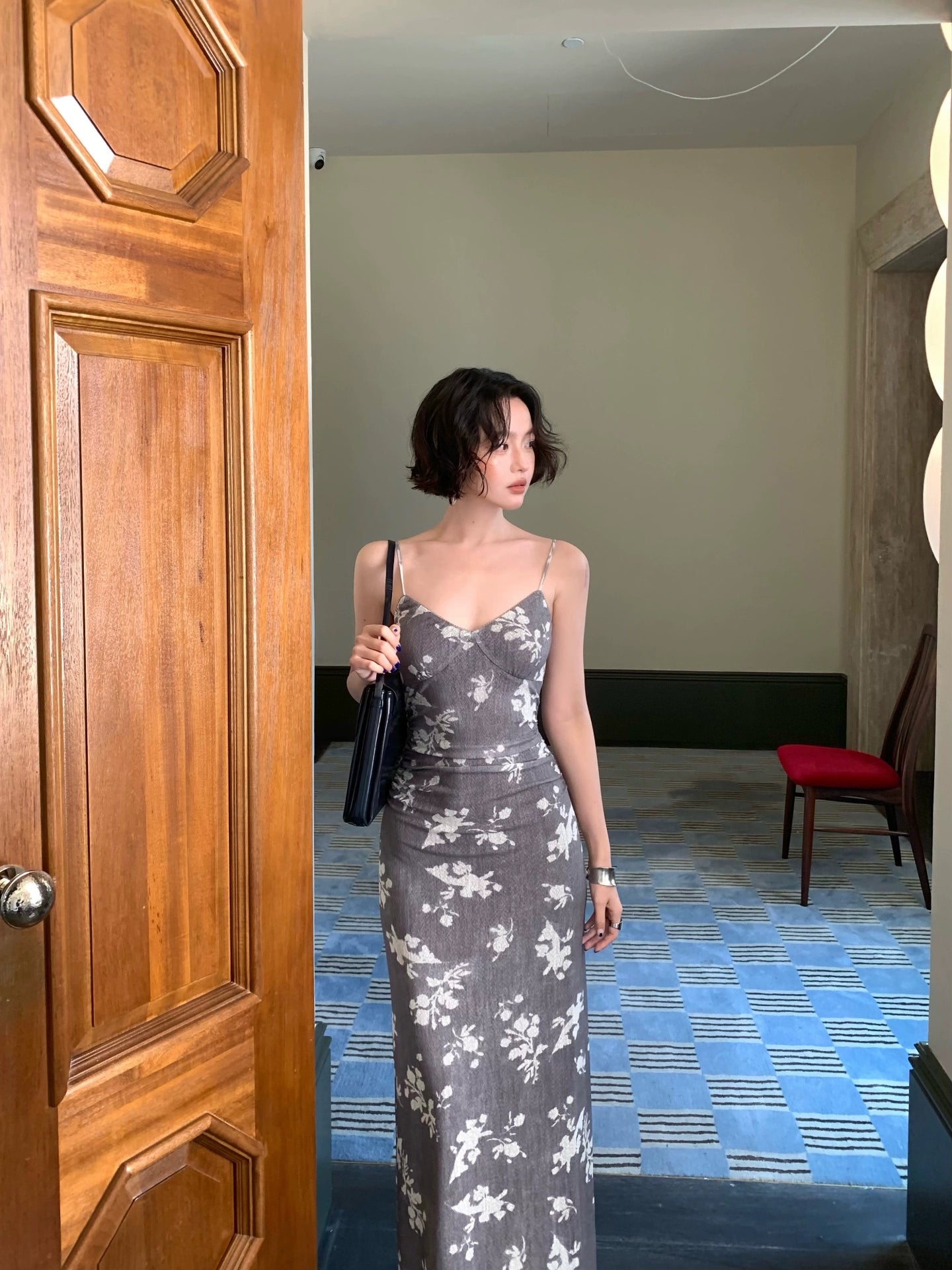 Blooming Flowers Printed V-Neck Suspender Dress – Hong Kong Retro Autumn