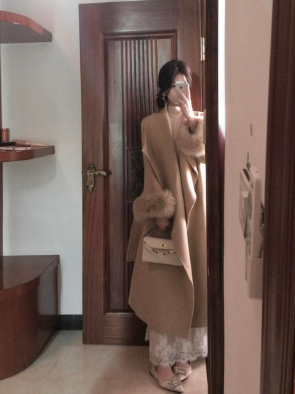 Reversible Cashmere Coat – Stylish Mid-Length Woolen Coat with Fox Fur Cuffs