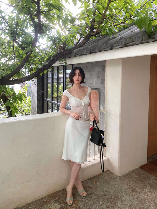 Wine noon homemade new product [milk fu cloud] French lace strap sexy V-neck short-sleeved T-shirt top for women