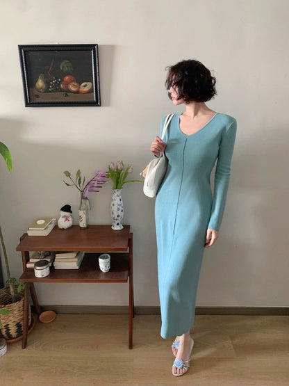 V-Neck Knitted Dress with Spring Freshness (White Tea Qinghuan)