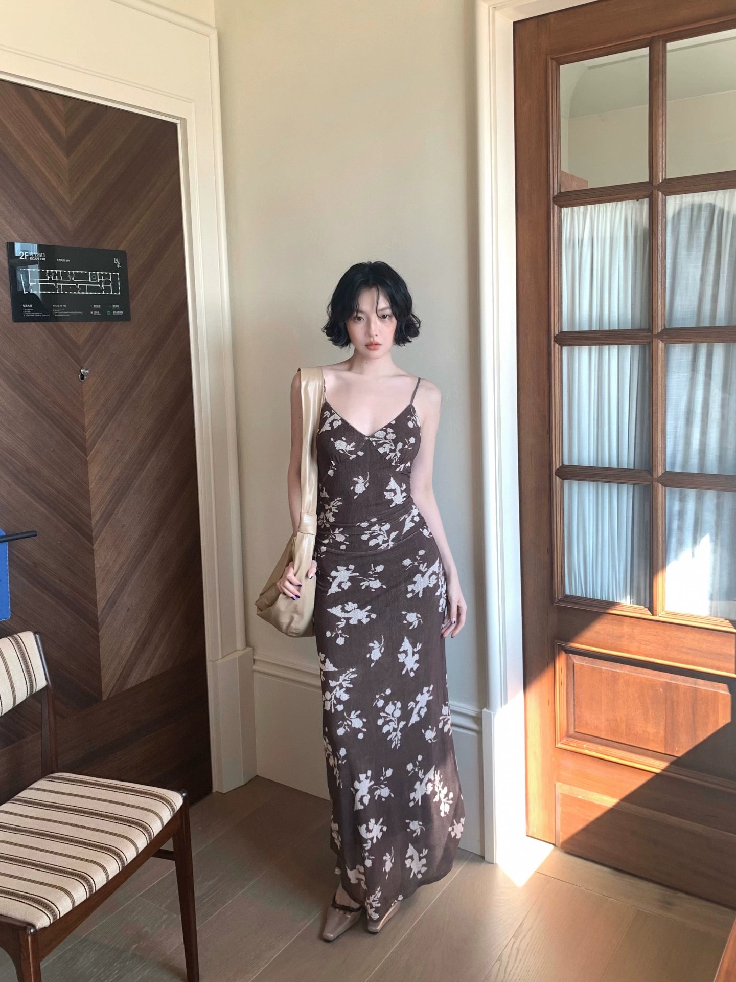 Blooming Flowers Printed V-Neck Suspender Dress – Hong Kong Retro Autumn