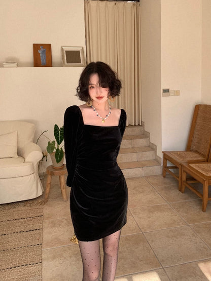 Square Collar Velvet Dress with a Black Swan Theme