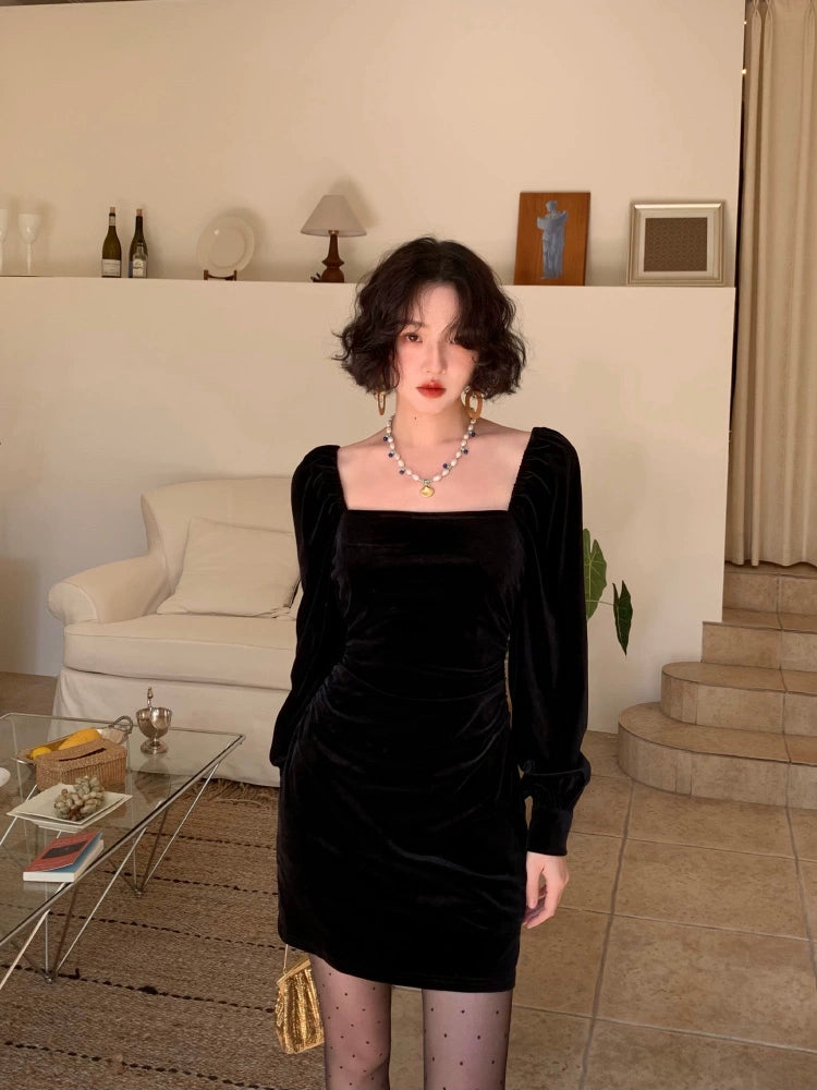 Square Collar Velvet Dress with a Black Swan Theme