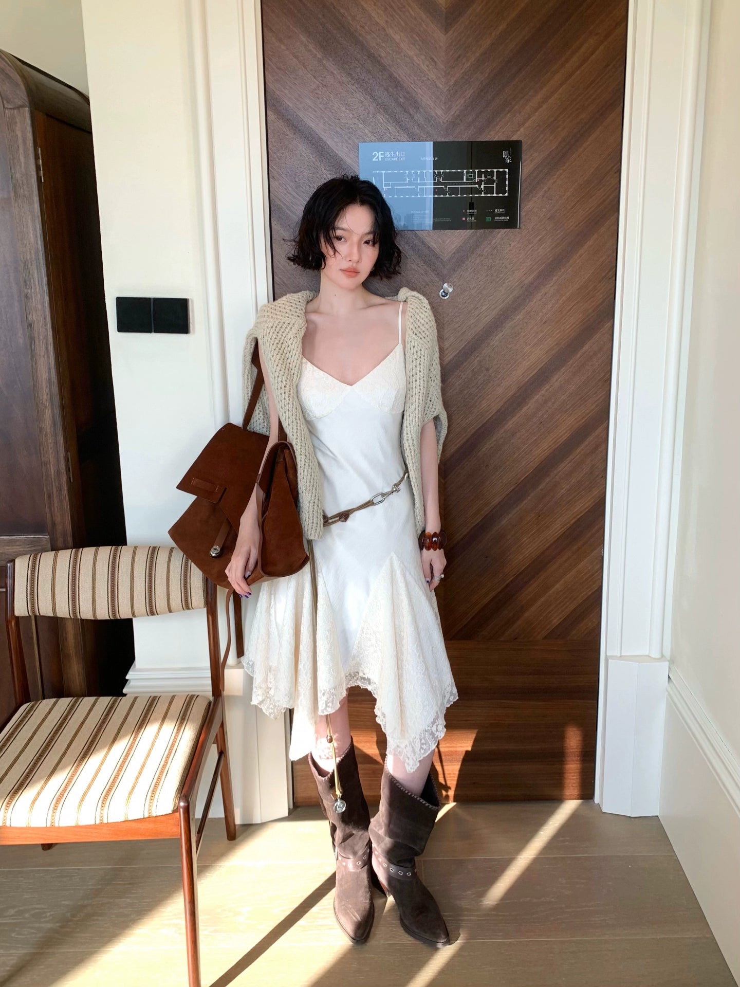 Moonlight Man Lace-Trim Suspender Dress – Hong Kong Retro Autumn