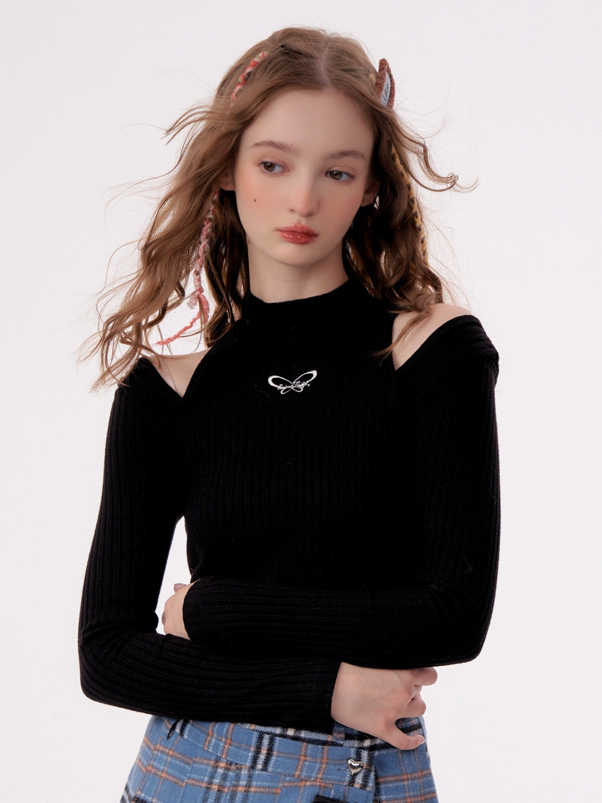 Butterfly Embroidered Hollow Shoulder Top | Slim Fit Long Sleeve Retro Design for Autumn/Winter