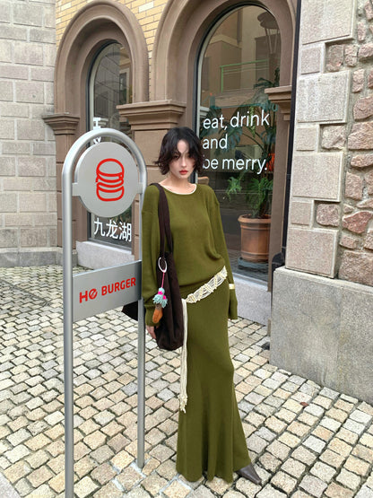 Wine Noon Hong Kong Retro  Crew Neck Knit Top