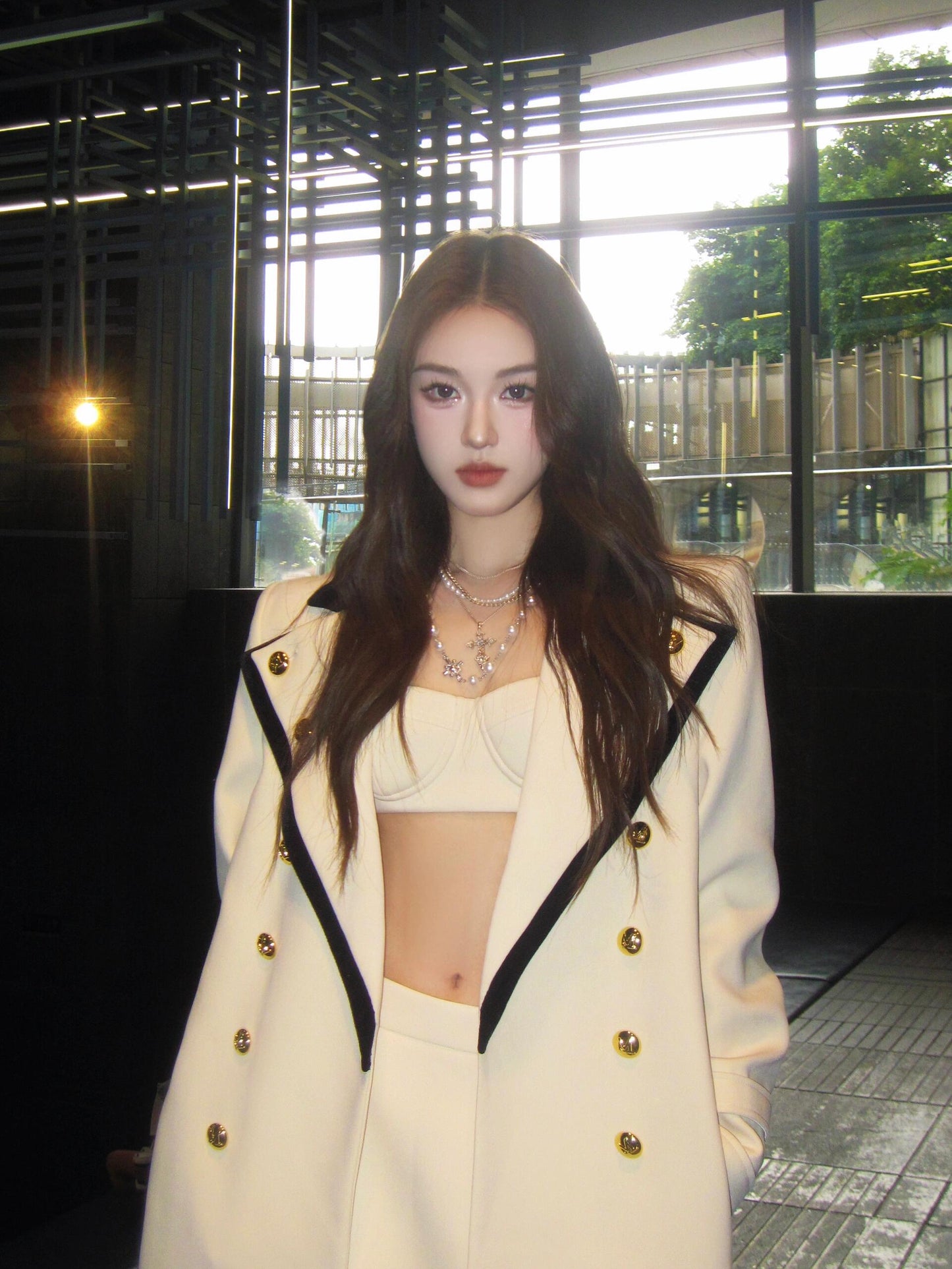 Luxe Suit Coat – High-End Midi-Length Double-Breasted Silhouette