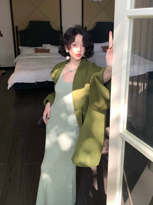 Retro Double-Faced Wool Cape Coat – Wine Afternoon AW 2024 Edition