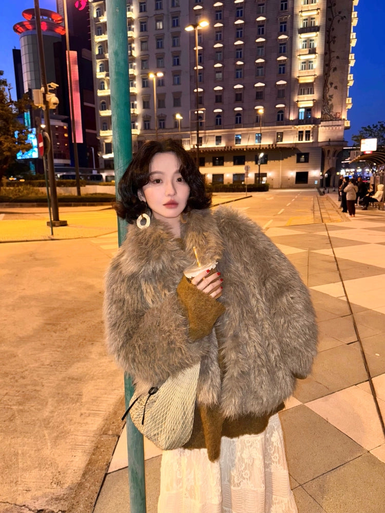 Luxury Faux Fur Coat with Retro Winter Elegance
