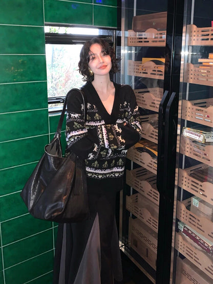 Fair Isle Wool V-Neck Knit Sweater – Hong Kong Retro Autumn/Winter Style