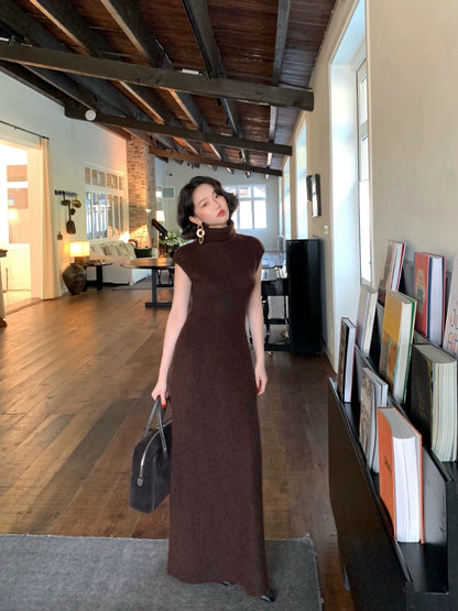 Warm Mohair Knit Sleeveless Base Dress – Hepburn High-Neck Style