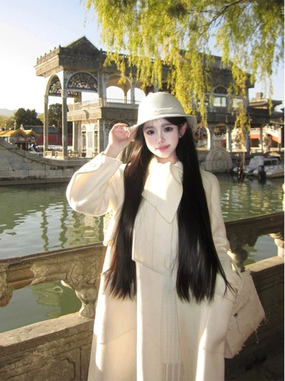 Reversible Cashmere Cloak – Hepburn-Style Cream White Woolen Elegance