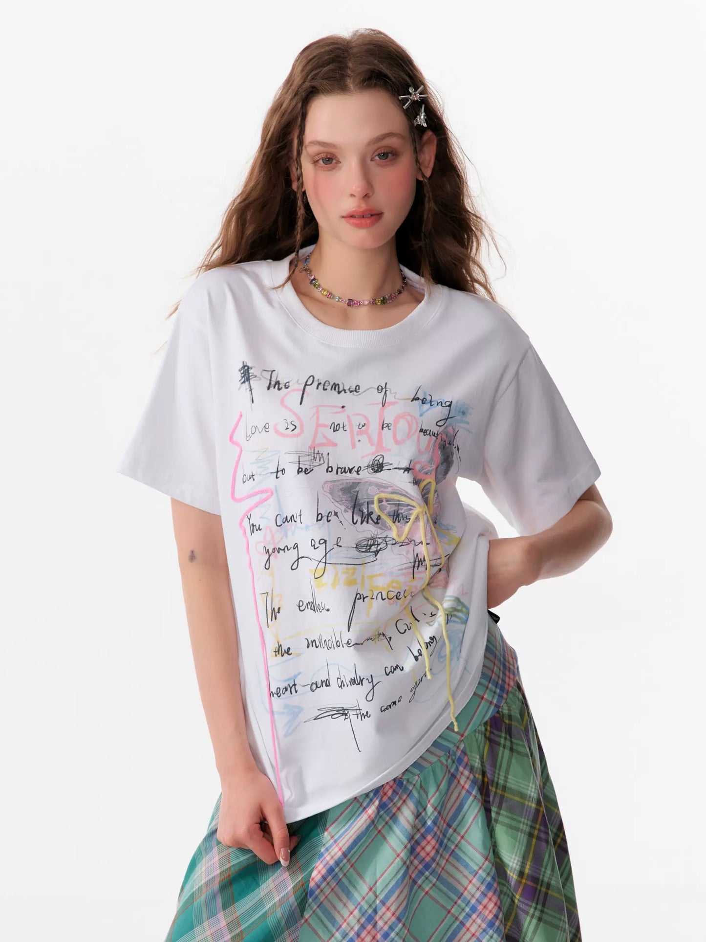 Graffiti Printed Bow T-shirt | Retro English Print Design for Summer