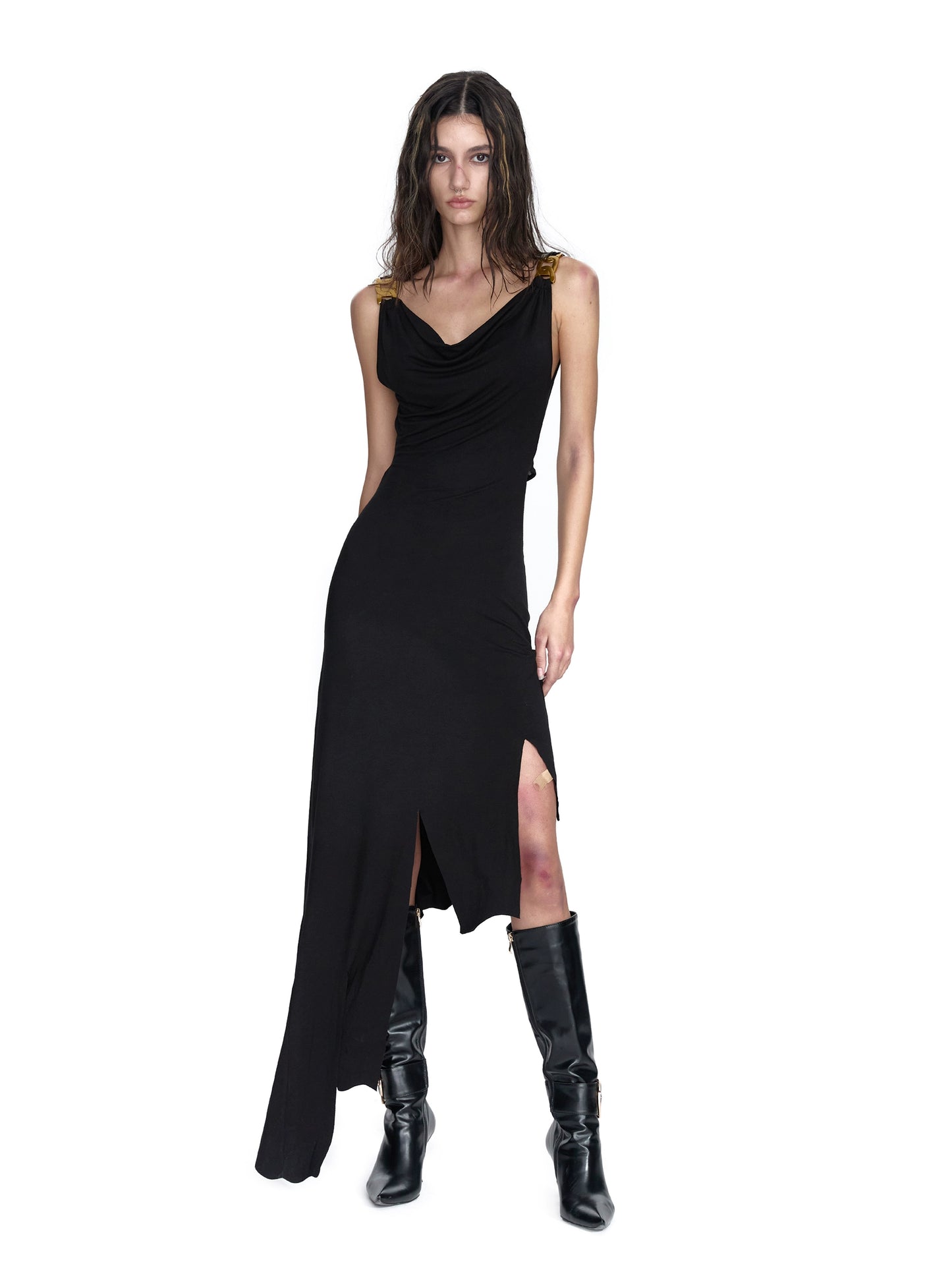 Vestido punk con cuello oscilante completamente negro, elegante y llamativo