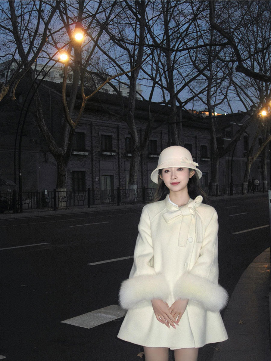 Golden Wool Cloak – Short Faux Fur Cape for a Luxe Winter Look