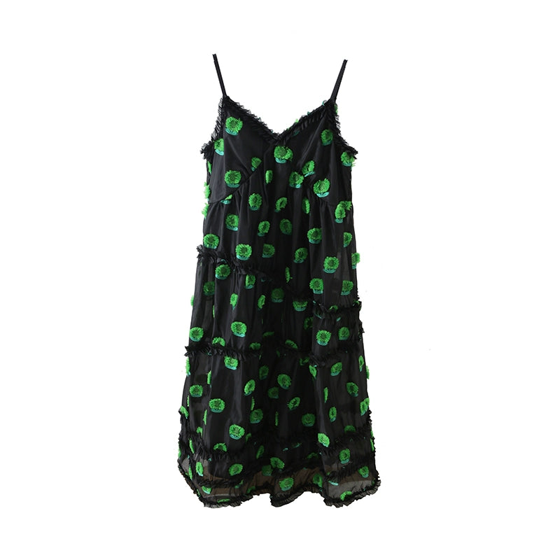 Original design by You'er UARE: Little Forest Sweet Cool Green Sunflower V-neck Lace Strap Fluffy Early Autumn Dress