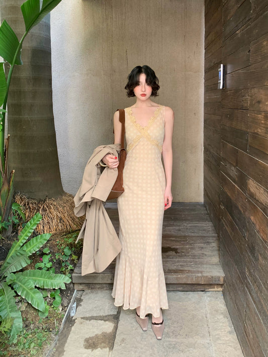 French Retro Lace & Polka Dot V-Neck Maxi Dress – Slim-Fit Vest Silhouette