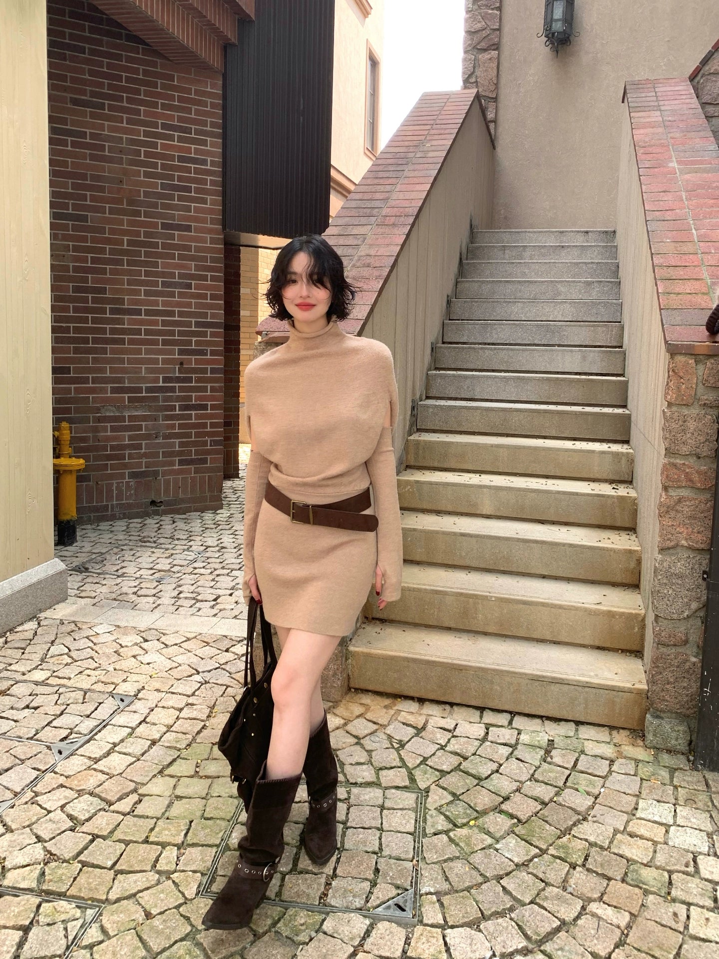 Wine Afternoon Semi-Turtleneck Knit Mini Dress – Retro Fall/Winter 2025