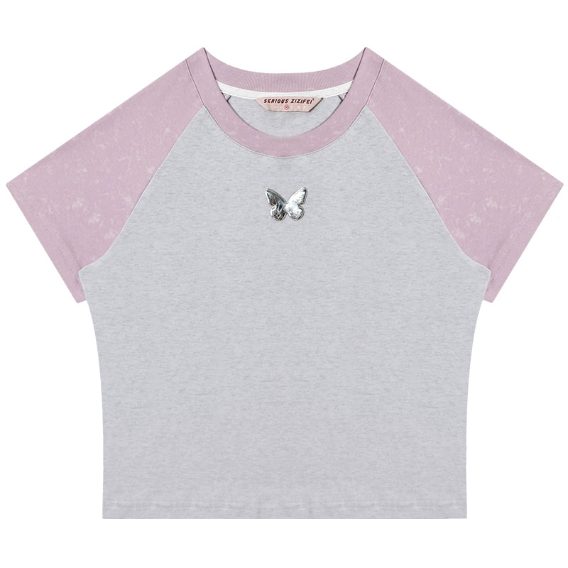 T-shirt con maniche raglan con cuciture a contrasto |. Manica corta con farfalla in metallo per l'estate