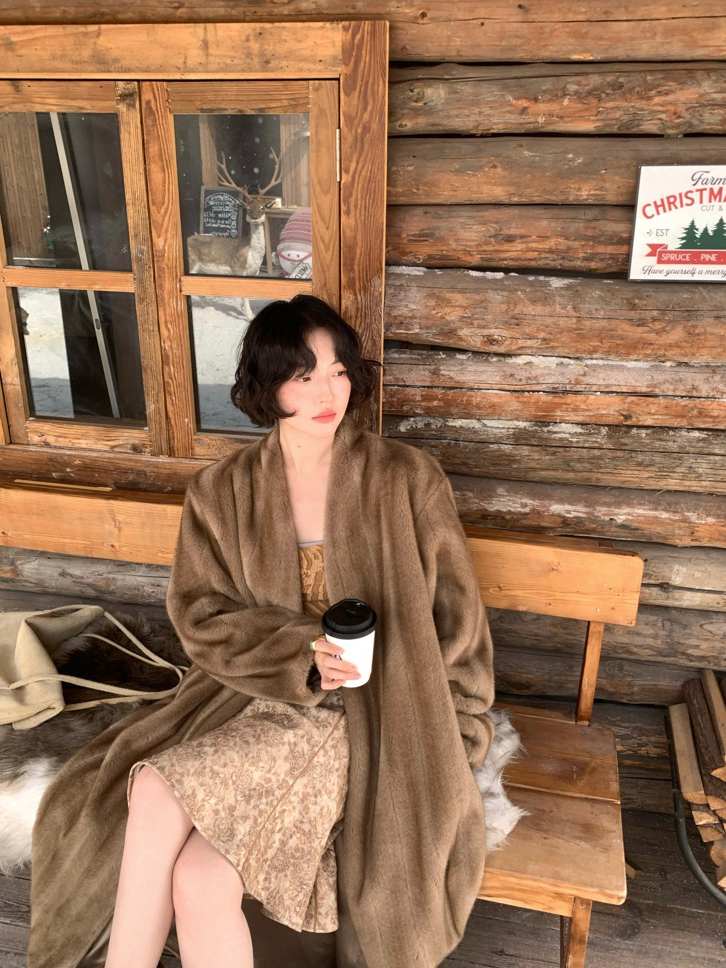Rong Qi Qing Wan Luxe Long Eco Fur Coat