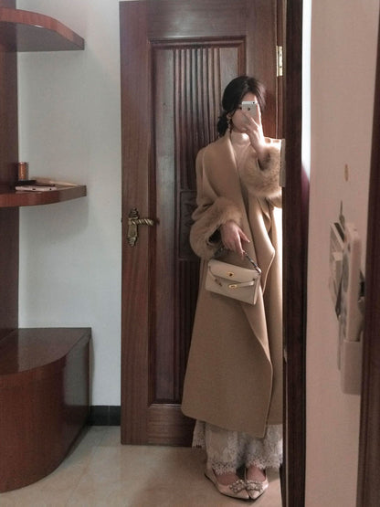 Reversible Cashmere Coat – Stylish Mid-Length Woolen Coat with Fox Fur Cuffs