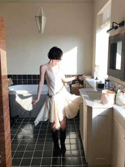 Moonlight Man Lace-Trim Suspender Dress – Hong Kong Retro Autumn