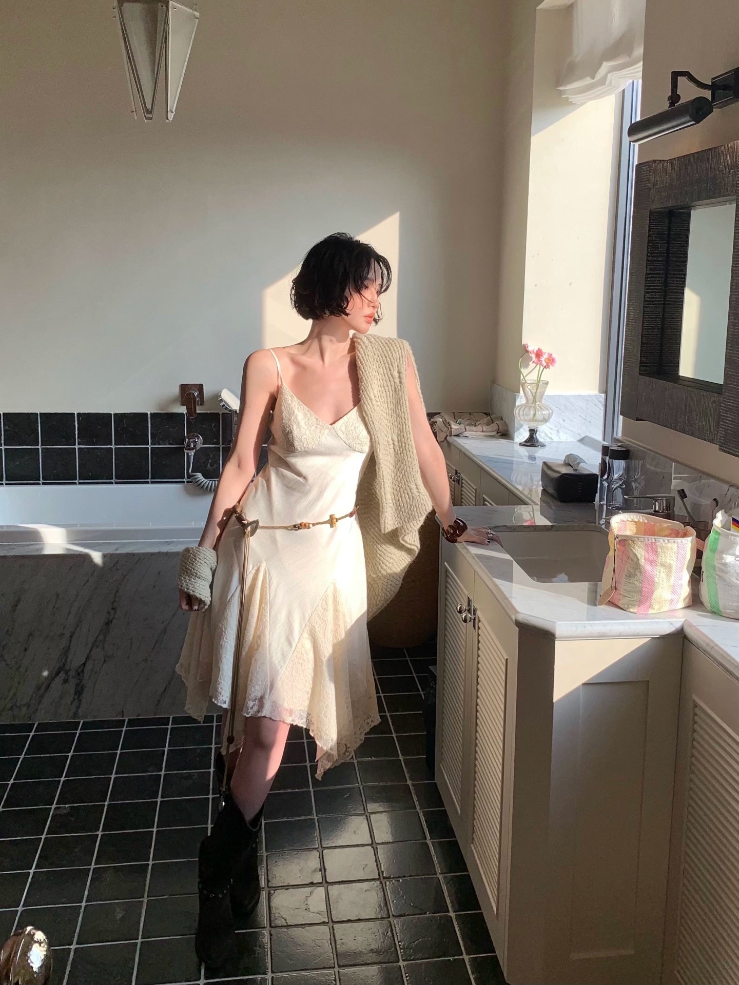 Moonlight Man Lace-Trim Suspender Dress – Hong Kong Retro Autumn