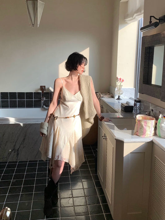 Moonlight Man Lace-Trim Suspender Dress – Hong Kong Retro Autumn