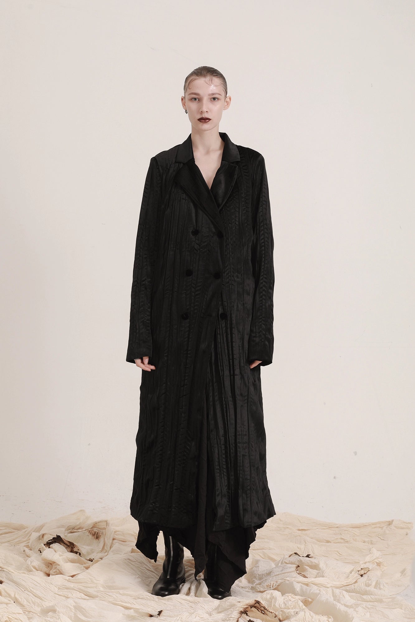 Velvet Long Coat: cálido y versátil