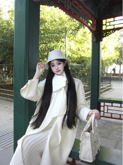 Reversible Cashmere Cloak – Hepburn-Style Cream White Woolen Elegance