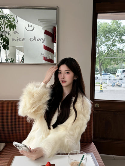 High-End Faux Fur Coat – Celebrity-Inspired Winter Fashion