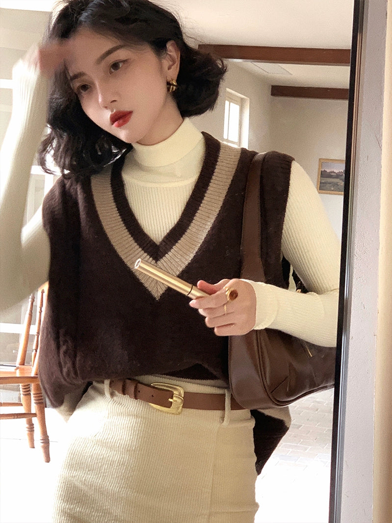 Loose Layered Wool Knit Vest – Retro V-Neck Sleeveless Sweater