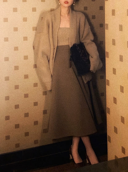 Hepburn A-Line Wool Skirt – Classic High-Waist Mid-Length Edition