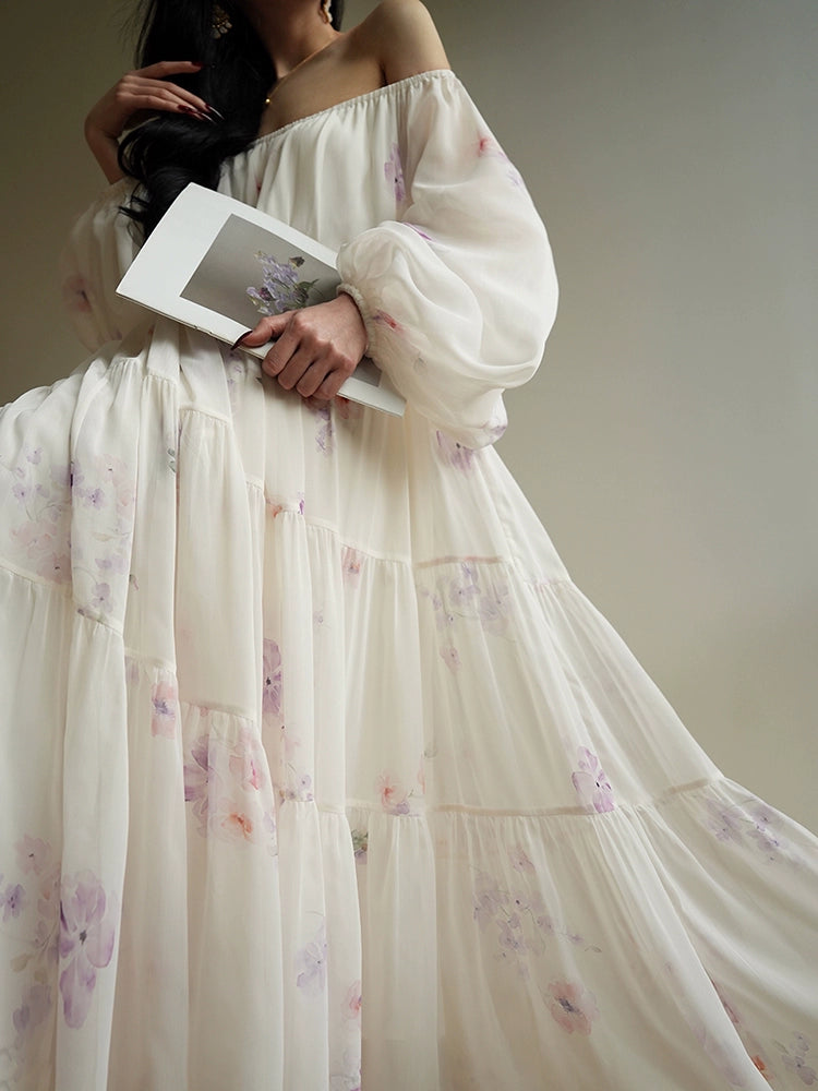 French print seaside resort-style maxi dress with a straight shoulder and a cool feeling dress in early spring