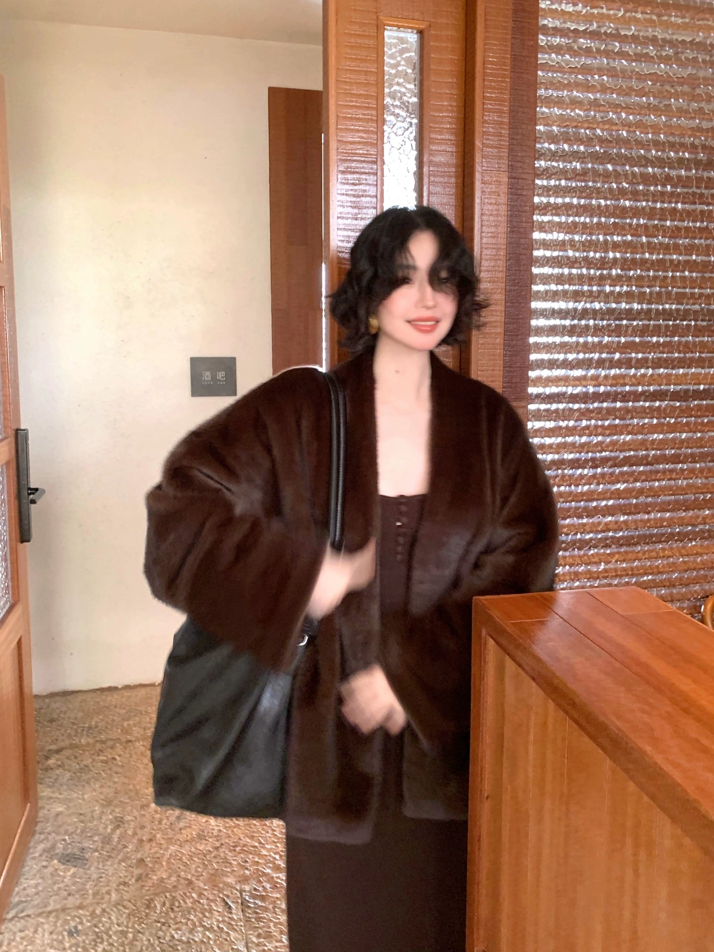 Black Gold Party Eco-Fur Jacket – Hong Kong Retro Autumn/Winter Luxe