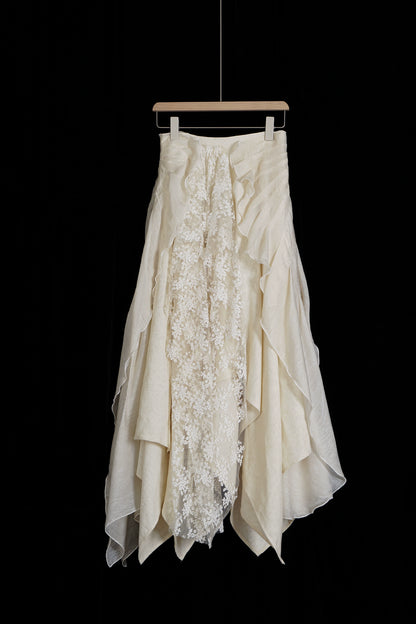 Robe papillon en dentelle beige: printemps / été