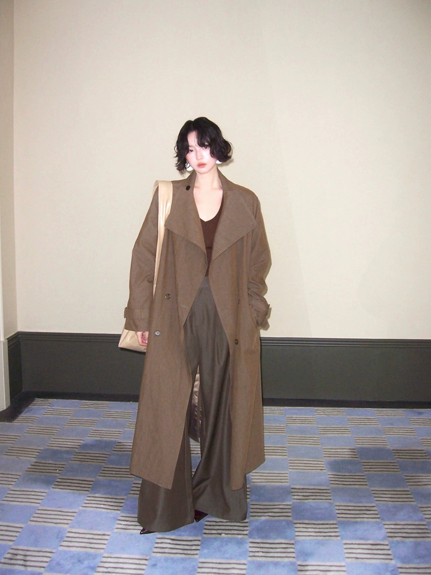 Hong Kong style retro autumn new brown waist-cinching belted trench coat, high-end loose long coat for women