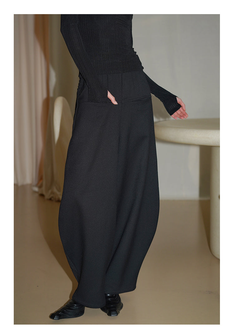 Pleated Silhouette Pants