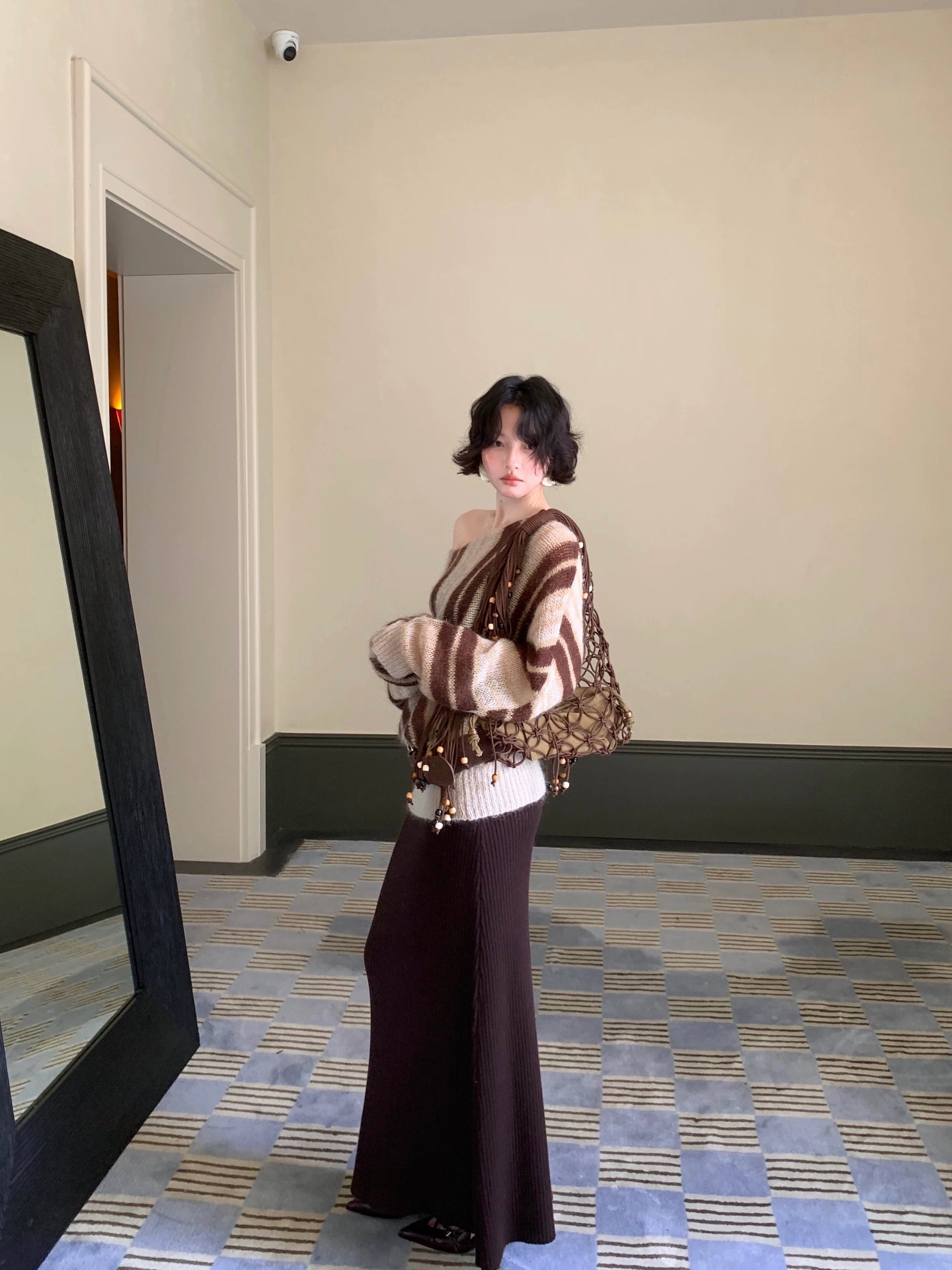 Slim-Fit High-Waisted Knit Midi Skirt – Hong Kong Retro Autumn Essential