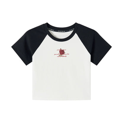 Poesía yuan y rosa impresa raglan tee