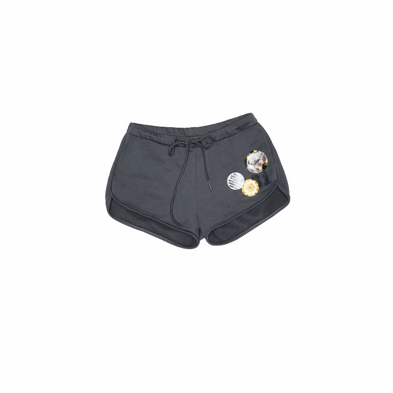 Sporty Badge Print High-Waist Shorts – Slim Fit Activewear Style
