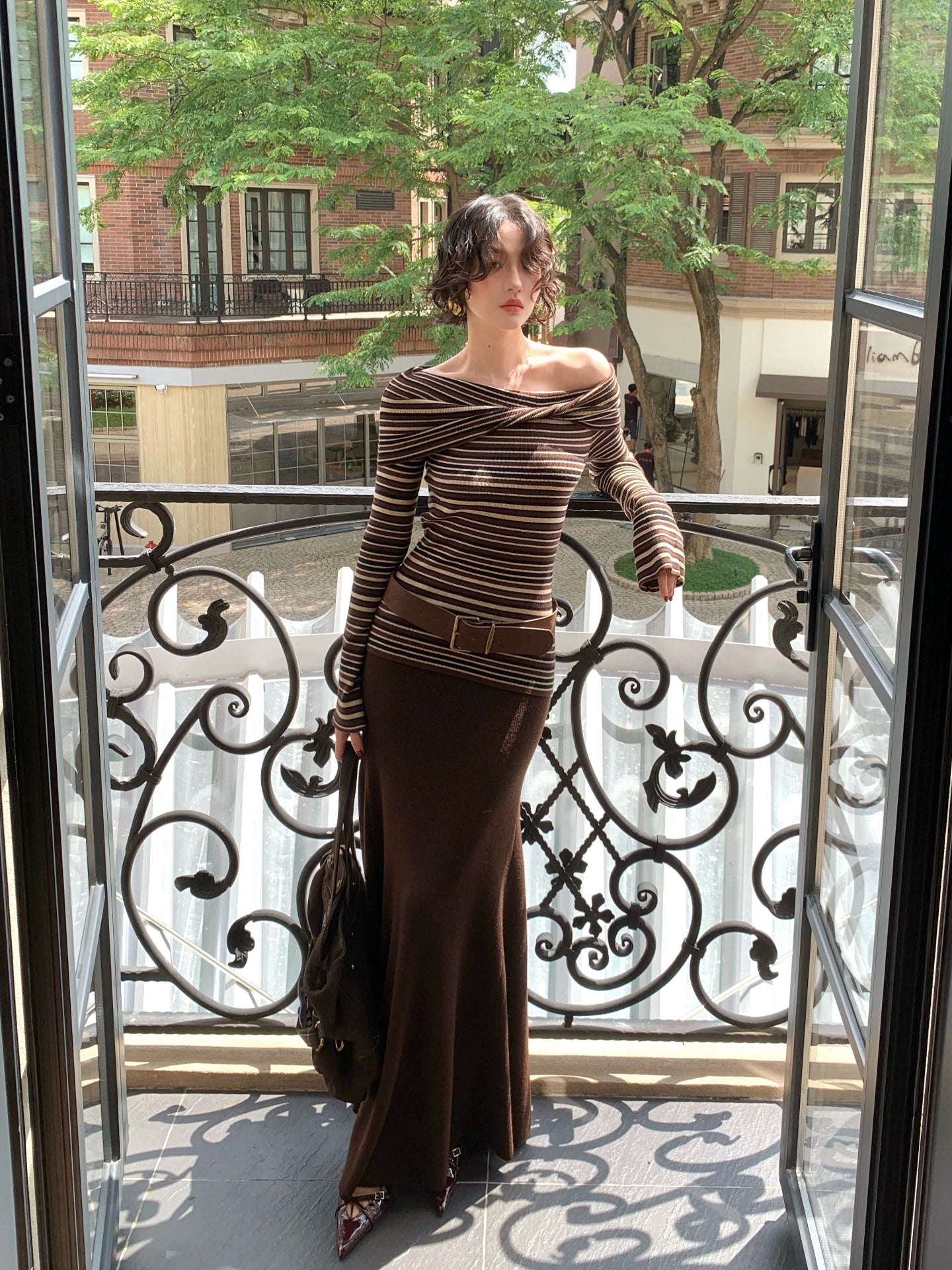 High-Waisted Mermaid Midi Skirt – Hong Kong Retro Autumn/Winter Elegance