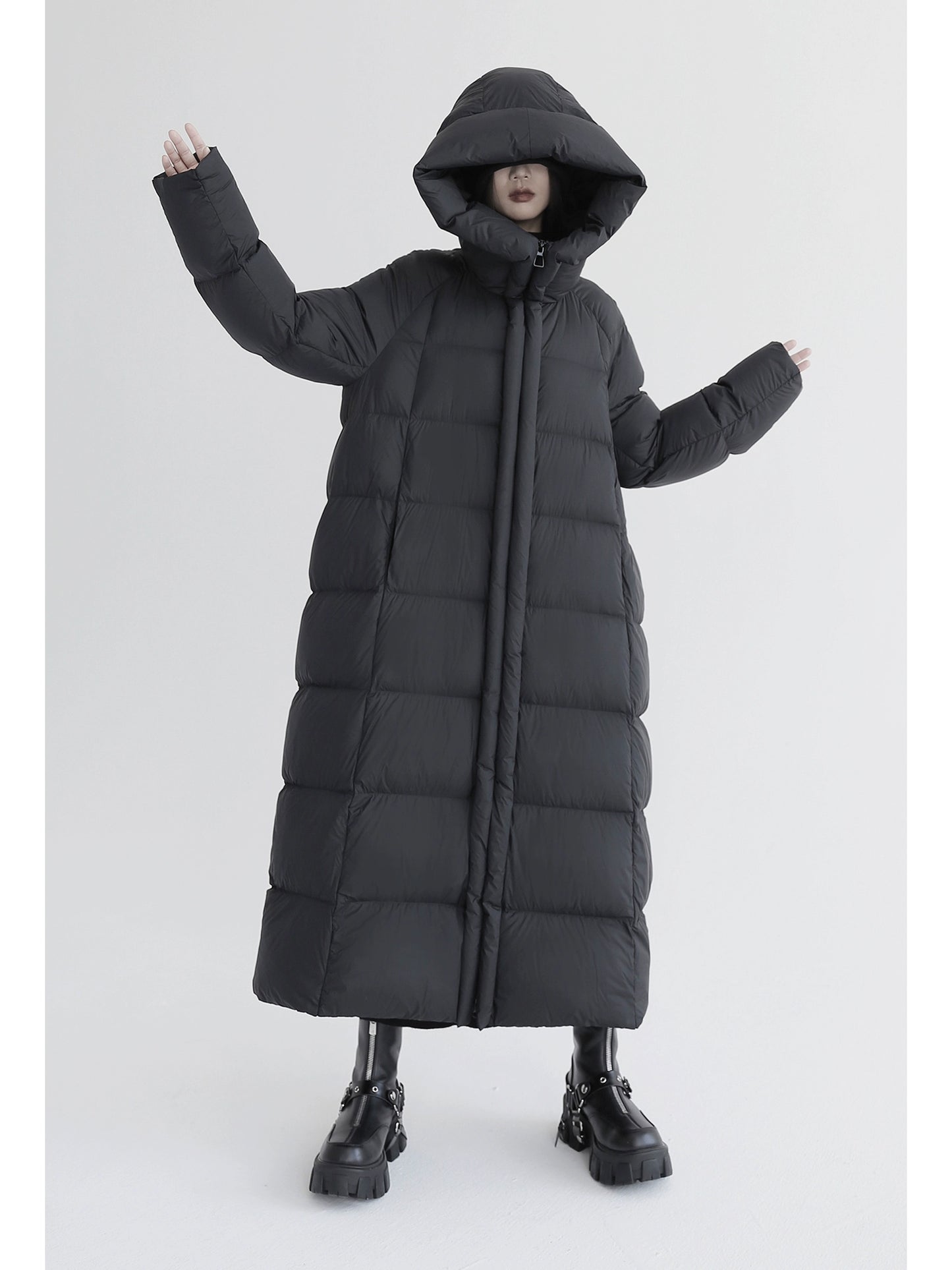 Niche Silhouette White Duck Down Jacket with Unique Warmth
