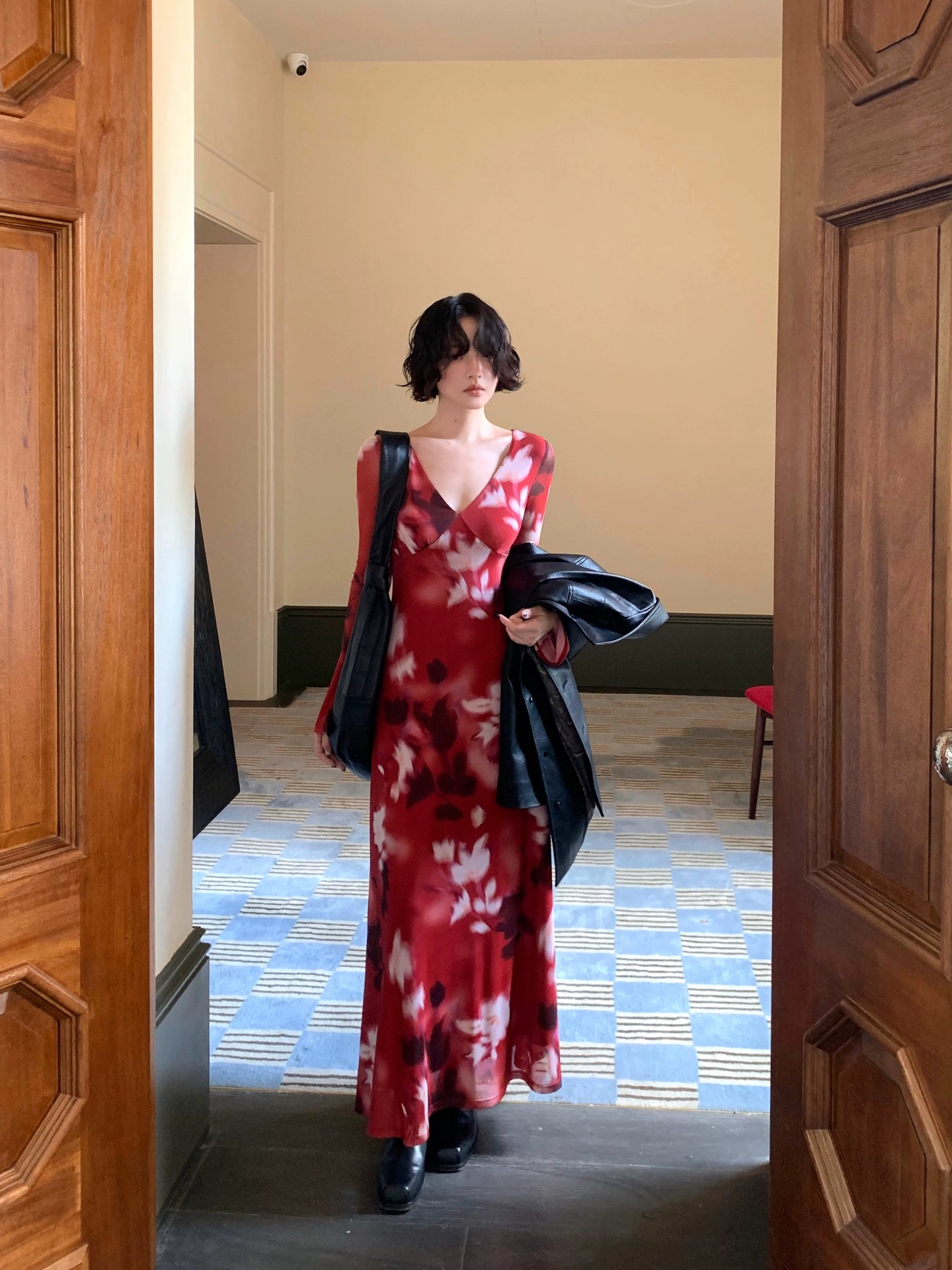 Autumn Brew Printed V-Neck Tea Dress – Hong Kong Retro Fall Edition